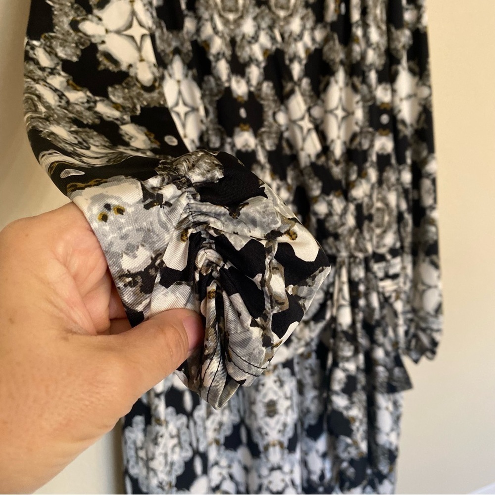Vintage CACHE Geometric Jewel Black White Gray Print Drape Dress Size M Cocktail - Picture 8 of 16